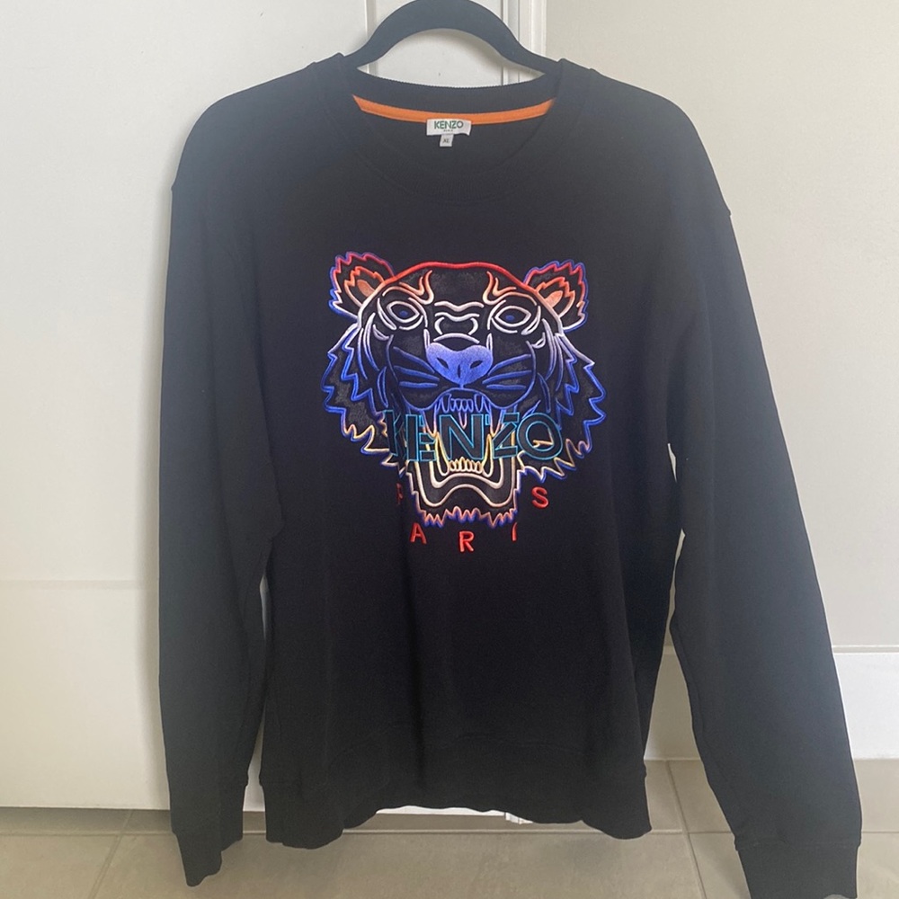 Kenzo tiger sweatshirt.